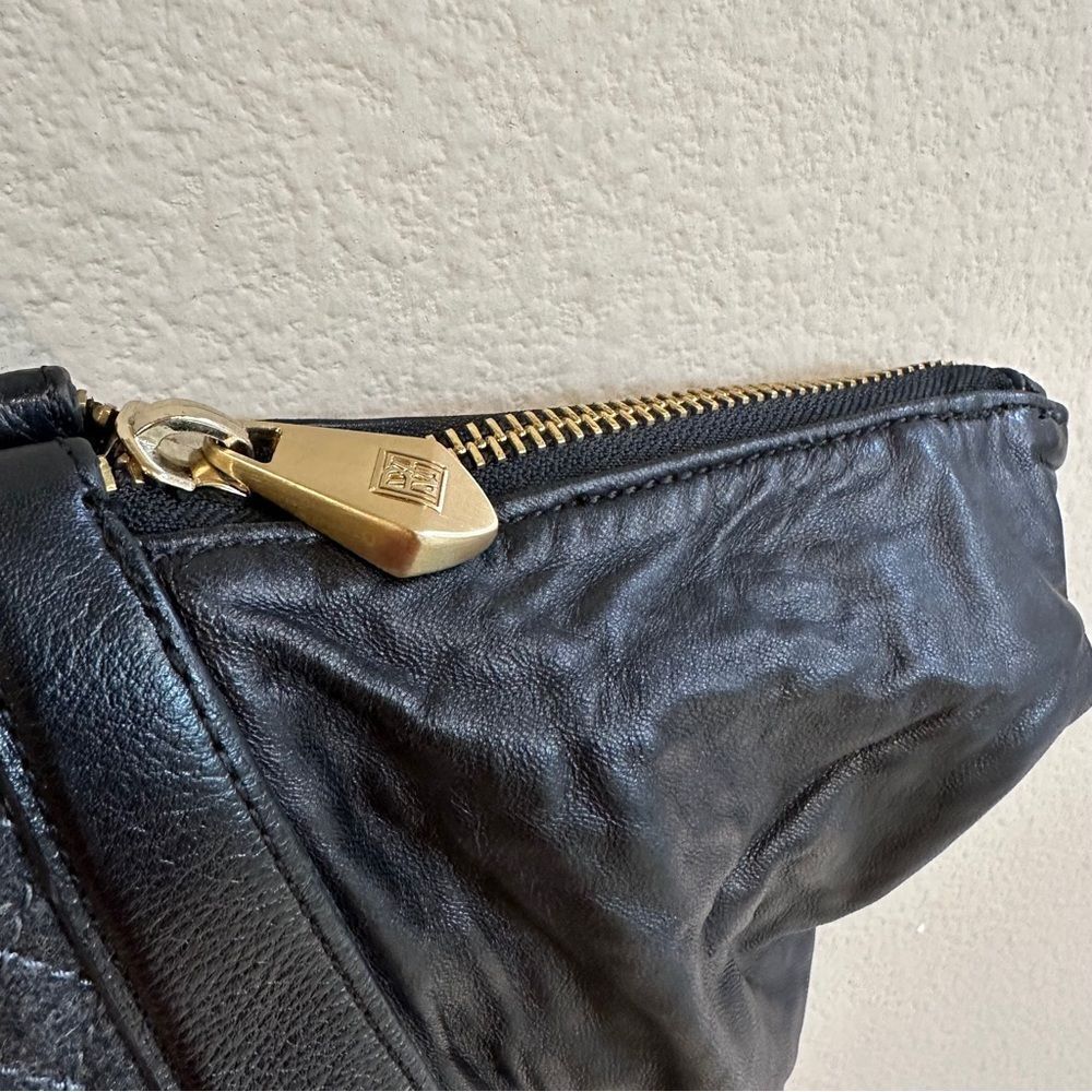 Pour La Victoire | extra large black quilted wool and leather trapeze bag tote - Picture 2 of 11
